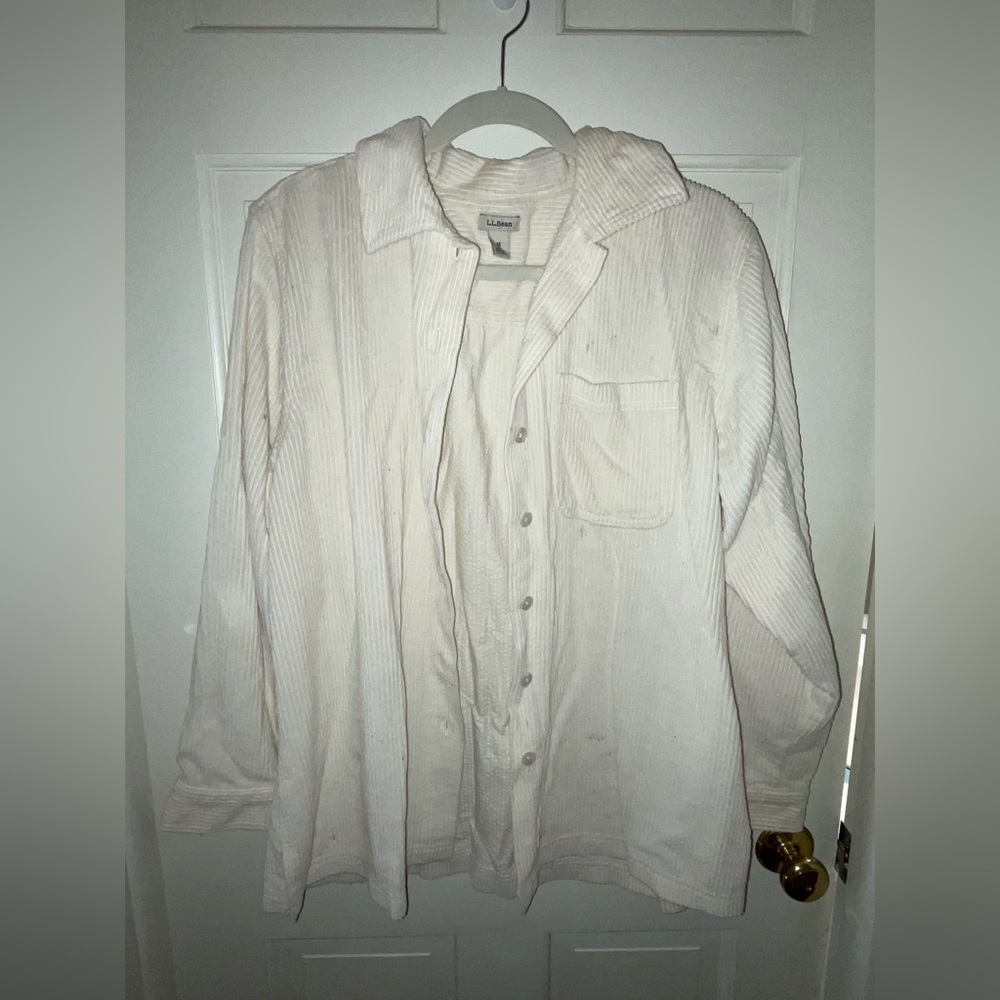 B😊G😊! L. L. Bean corduroy button up